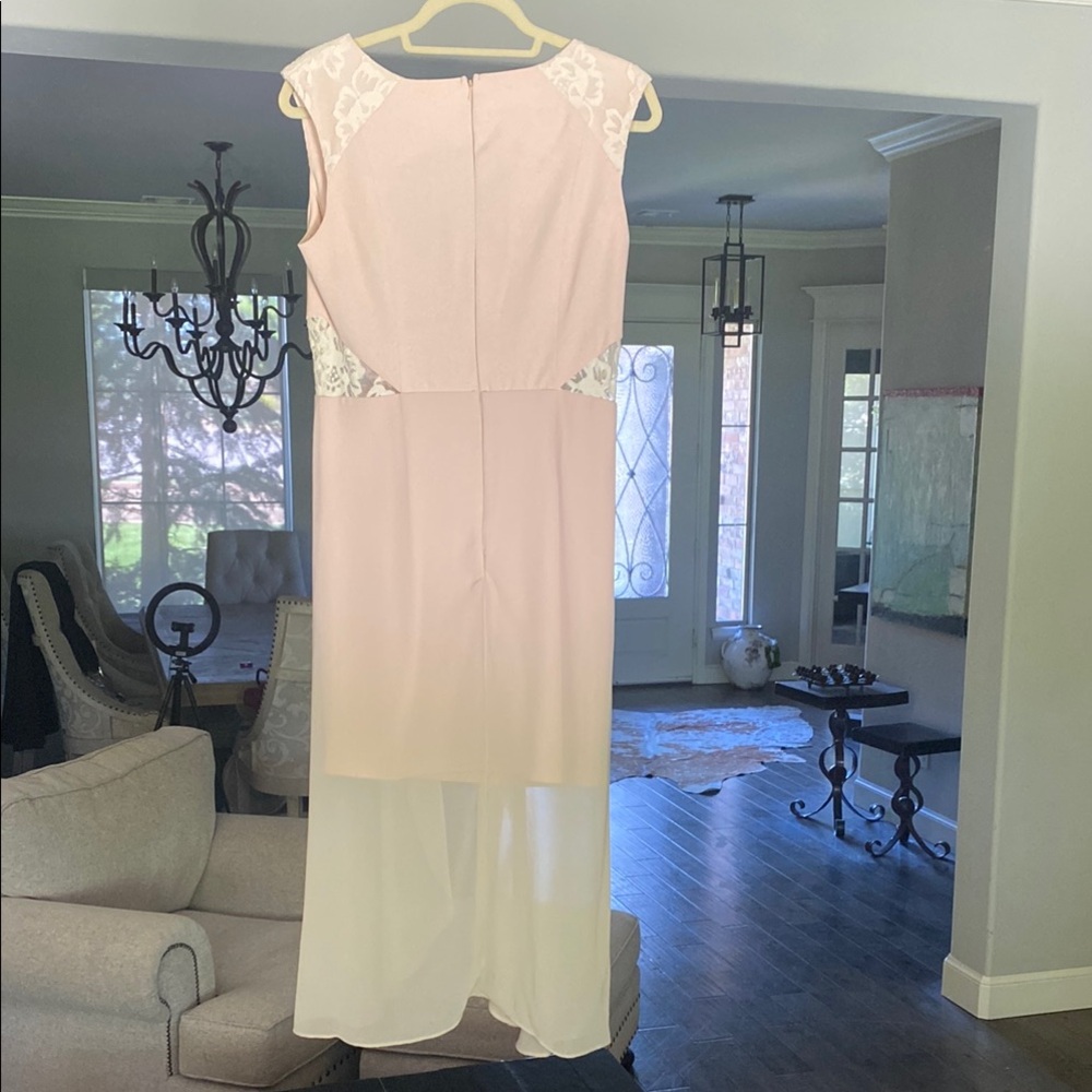 Minuet Elegant Pink Sleeveless Dress with Lace Accents - Picture 2 of 6